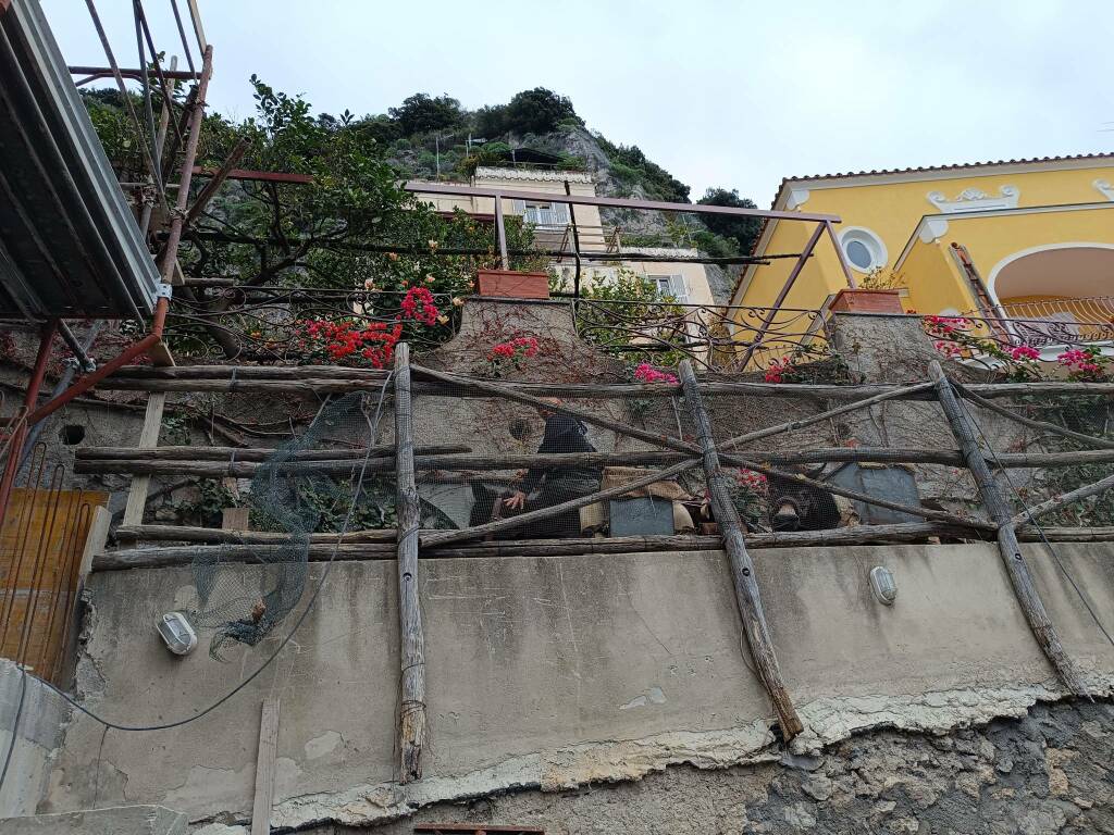 Parcheggio e Ascensore per Liparlati a Positano 