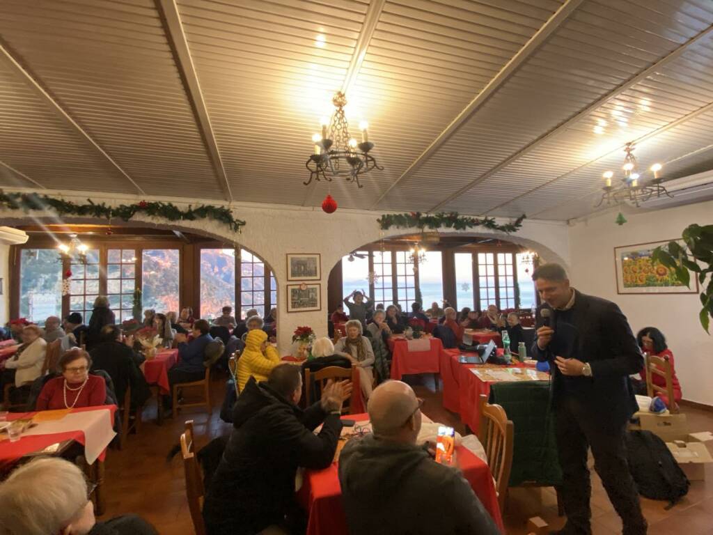 Tombolata per gli anziani a Positano