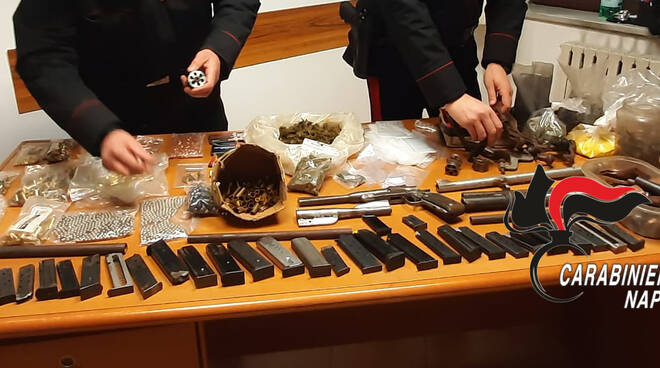 Pimonte laboratorio proiettili, carabinieri  sequestrano anche una pistola e droga