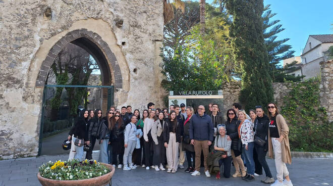 Una delegazione di studenti e di docenti del Radvliskis Gymnasium della Lituania in visita a Ravello