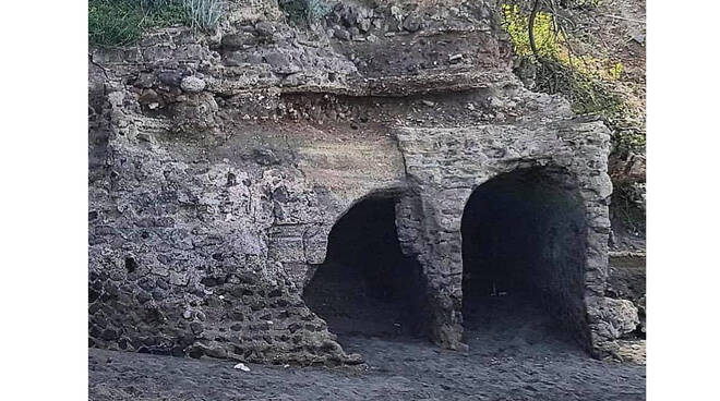 Vico Equense, a rischio la Villa Romana sulla spiaggia del Pezzolo