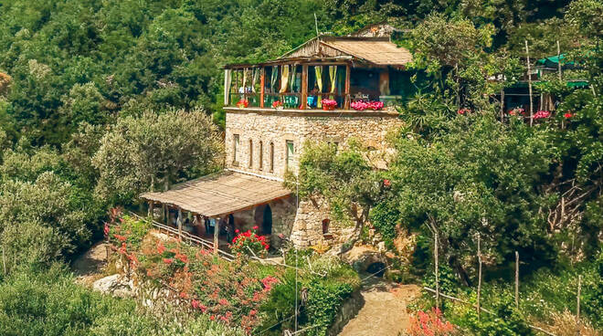 Vico Equense, furto al ristorante Torre Ferano. Le videocamere individuano il colpevole del gesto