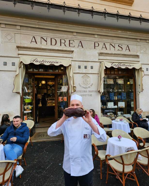 Amalfi, per la festa del papà arriva il "Baffo" della storica Pasticceria Pansa