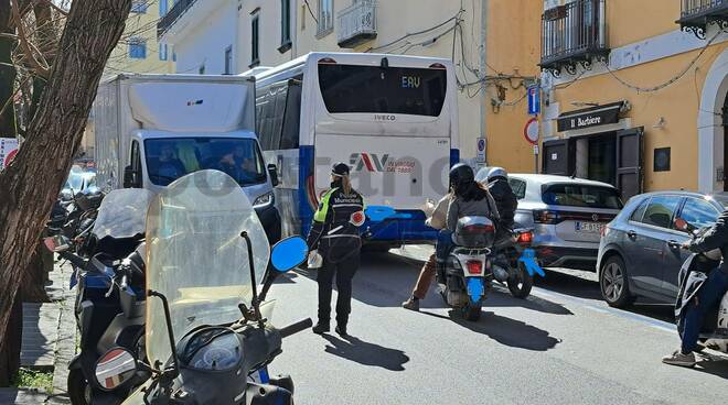 Piano di Sorrento, caos traffico in Via Bagnulo 