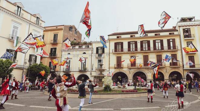 Tornano a Cava de Tirreni gli Sbandieratori di Arezzo il 6