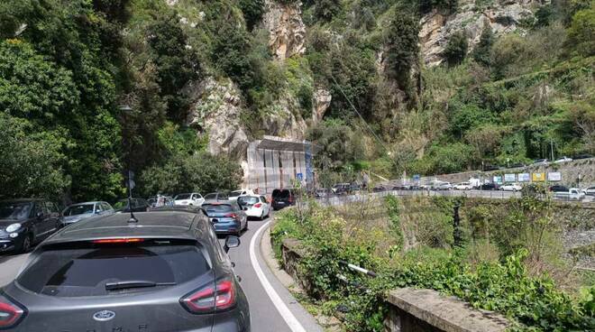 traffico pasquetta positano