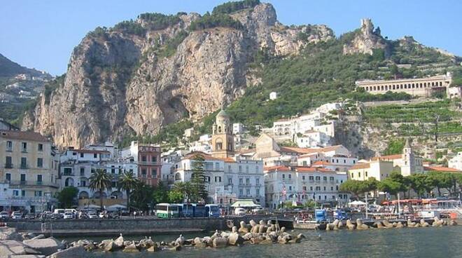 Amalfi, al via i lavori al Molo Cassone danneggiato dalle mareggiate