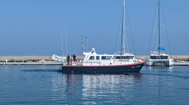 Carabinieri a mare motovedetta 