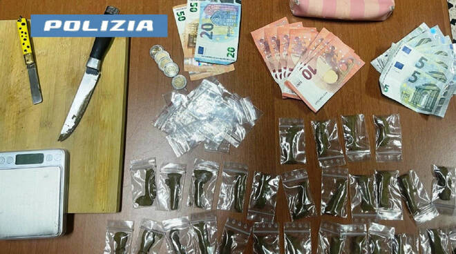 Quartieri Spagnoli: sorpreso in casa con la droga. La Polizia di Stato ha tratto in arresto un 55enne