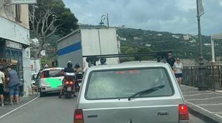 Caos traffico da Sorrento a Vico equense per panoramica chiusa 