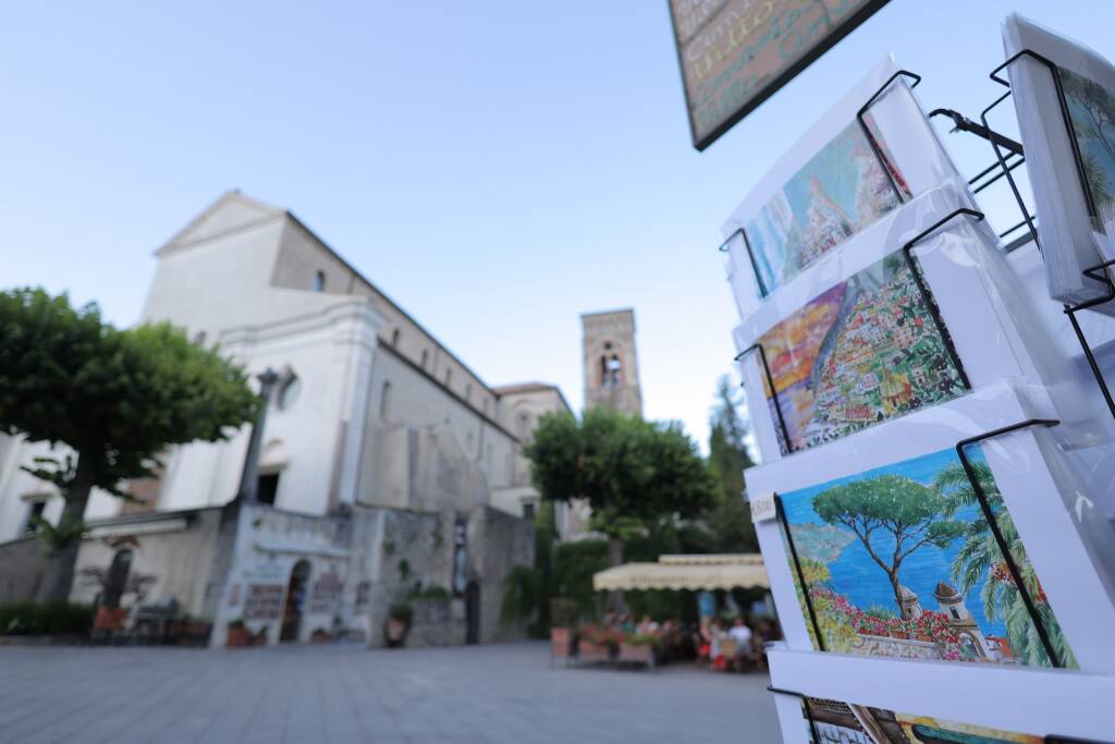 Dalla platea di Ravello solo applausi per Laura Marzadori e per la Filarmonica di Benevento diretta da Michele Spotti