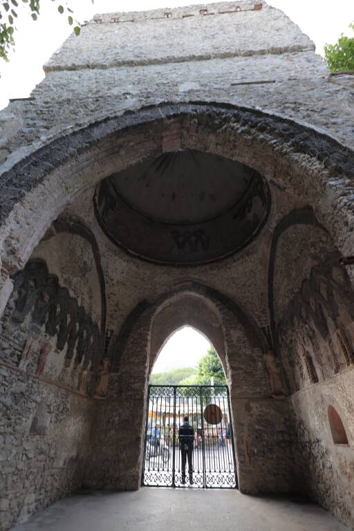 Dalla platea di Ravello solo applausi per Laura Marzadori e per la Filarmonica di Benevento diretta da Michele Spotti