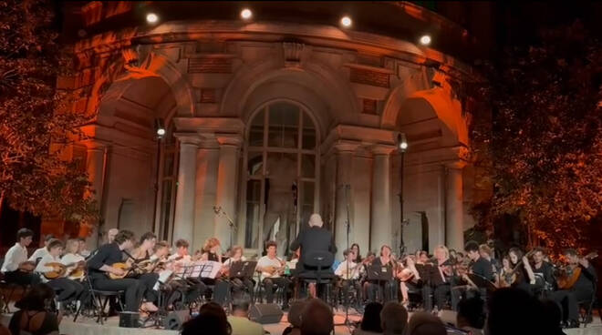 L'Orchestra a plettro della penisola sorrentina junior di esibisce a Marsiglia al “Mandol’in Marseille Festival” 