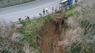 Lavori conclusivi di messa in sicurezza per la frana a via la Rocca