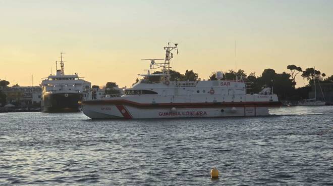 “Mare e Laghi Sicuri 2024” la Guardia Costiera vigila sulla carica dei 70.000 passeggeri su Ischia 