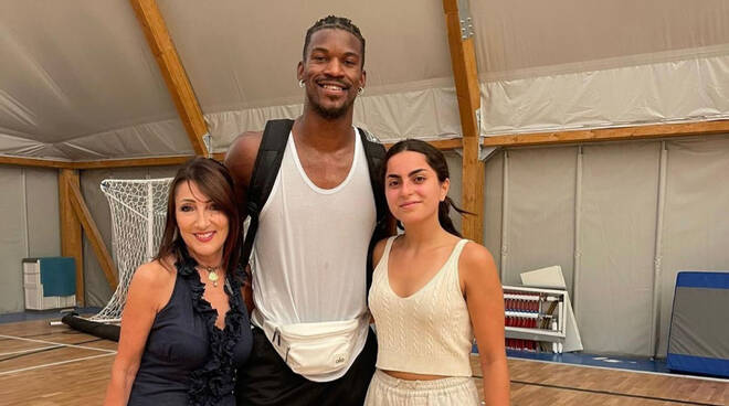 Il campione di basket Jimmy Butler a Capri, ospite dalla Blue Lizard Basket