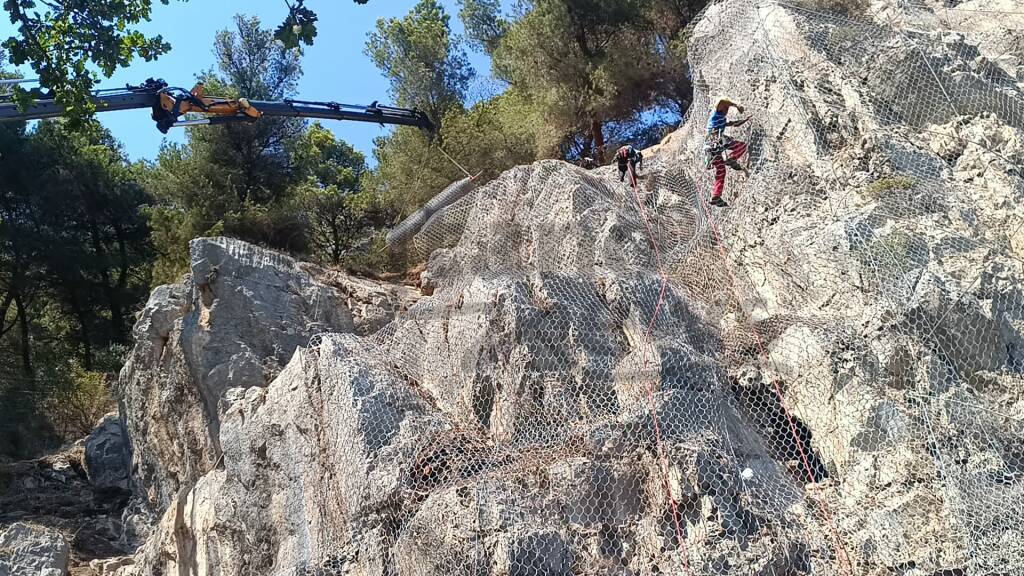 Lavori al costone tra Piano di Sorrento e Positano