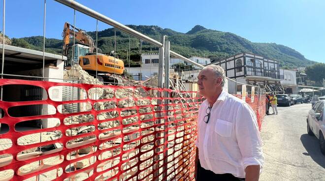 Ricostruzione ad Ischia. Legnini: “Completati i lavori di demolizione presso le antiche terme La Rita e avviati quelli a Piazza Maio”