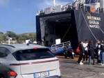 Allerta meteo, collegamenti bloccati: 100 pendolari di Procida bloccati ad Ischia