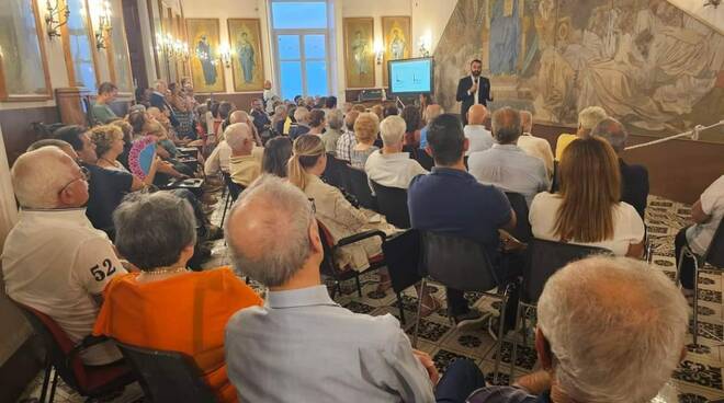 Amalfi, turisti sempre più parte della comunità: cittadini scrivono insieme il Galateo