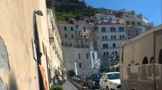 Caos traffico: come previsto oggi è stata un'altra giornata infernale tra Positano, Amalfi e Ravello