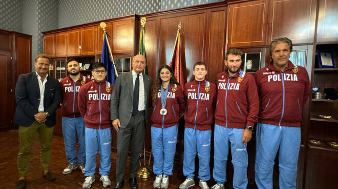 Giochi Olimpici Estivi Parigi 2024.Il Questore di Napoli, dott. Maurizio Agricola, ha incontrato alcuni degli atleti del Gruppo Sportivo Fiamme Oro Napoli