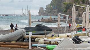 Positano: maltempo sulla Spiaggia Grande, spettacolo della natura in Costiera